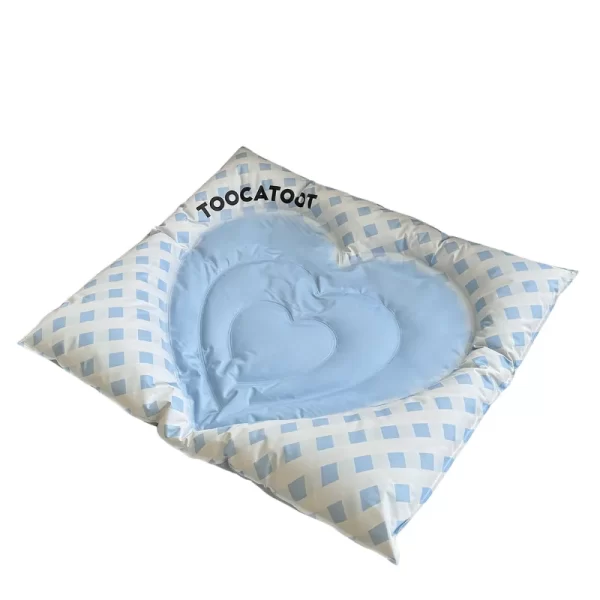 Healing Heart Cooling Mat – Natural Physical Cooling for Your Pet’s Comfort and Rest